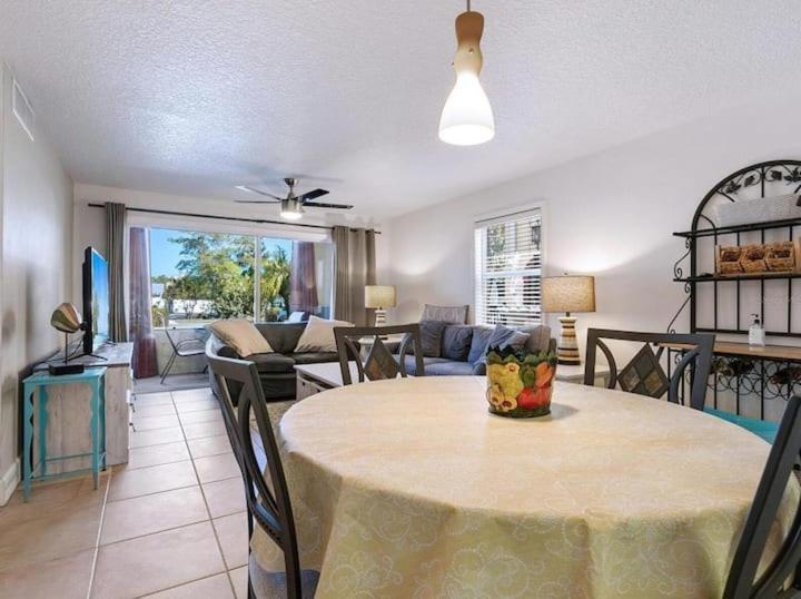 2Bed/2Bath Condo Next To Siesta Key ~A Hidden Gem 사라소타 외부 사진